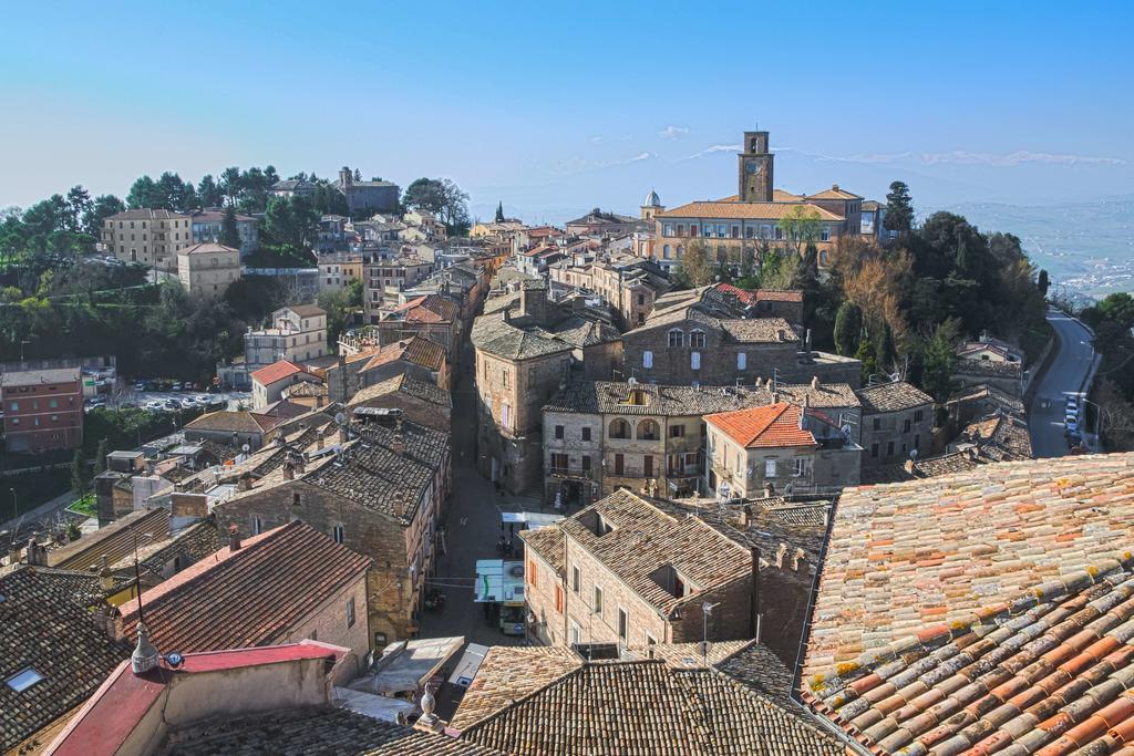 La Rocchetta Apartment Ripatransone Bagian luar foto